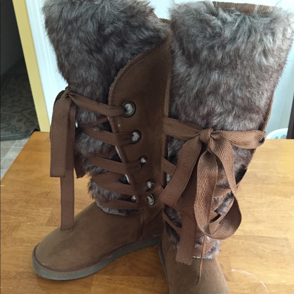 NWOT Nomad style lace up boots.
